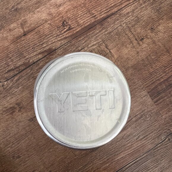 YETI 30 oz Tumbler - Picture 6 of 6